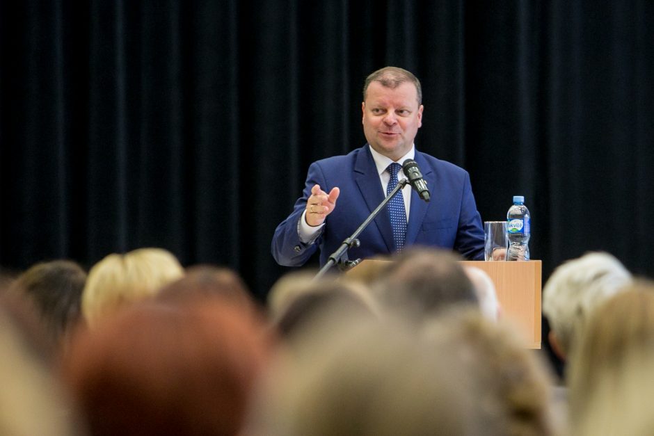 S.Skvernelis susitiko su nestreikuojančio Kauno rajono mokytojais