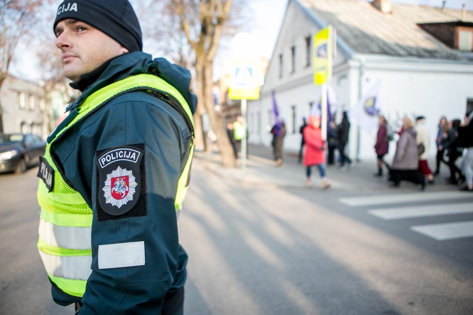 Ilgoje eisenoje – šimtmetį mininti S. Dariaus ir S. Girėno gimnazija