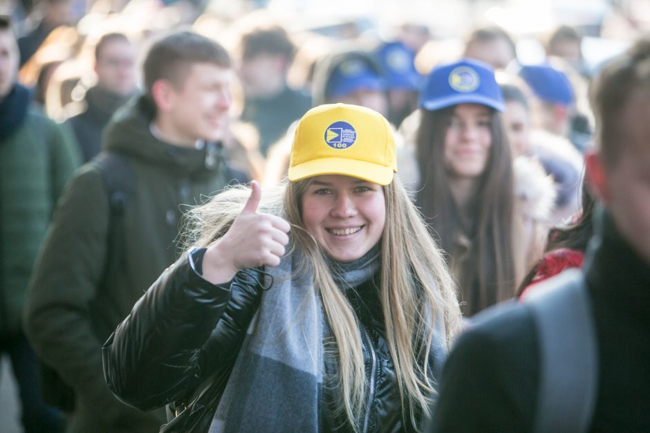 Ilgoje eisenoje – šimtmetį mininti S. Dariaus ir S. Girėno gimnazija