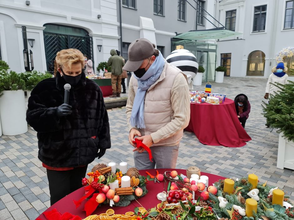 Vilniuje atidaryta virtuali labdaros Kalėdų mugė