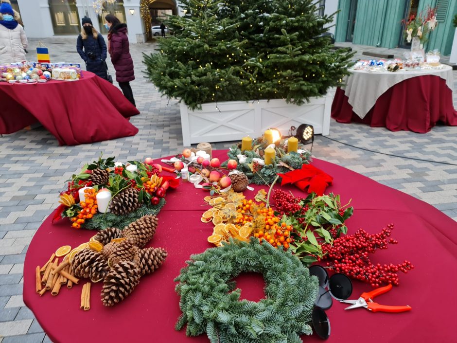 Vilniuje atidaryta virtuali labdaros Kalėdų mugė