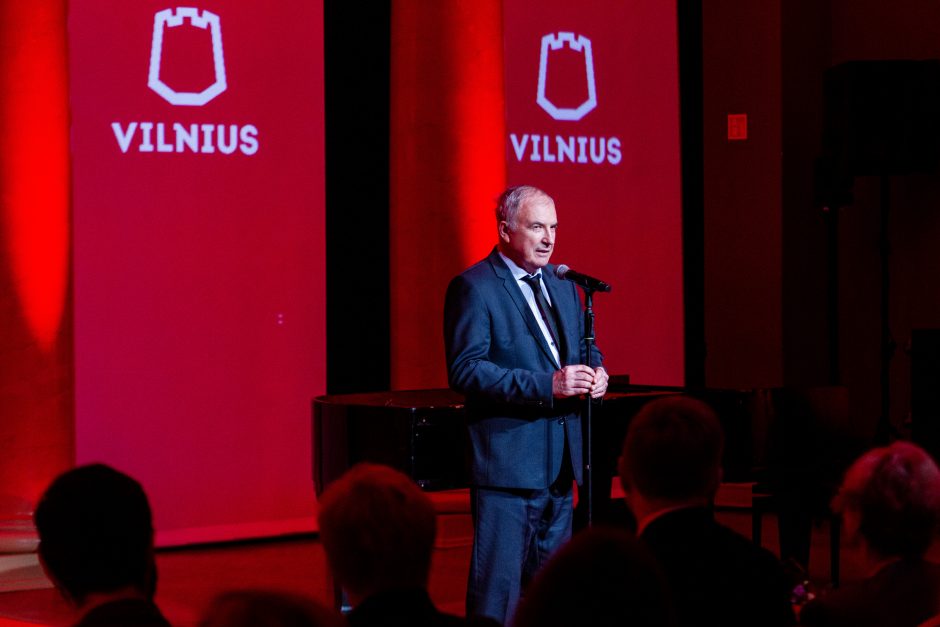 Vilniaus garbės piliečio regalijų įteikimas