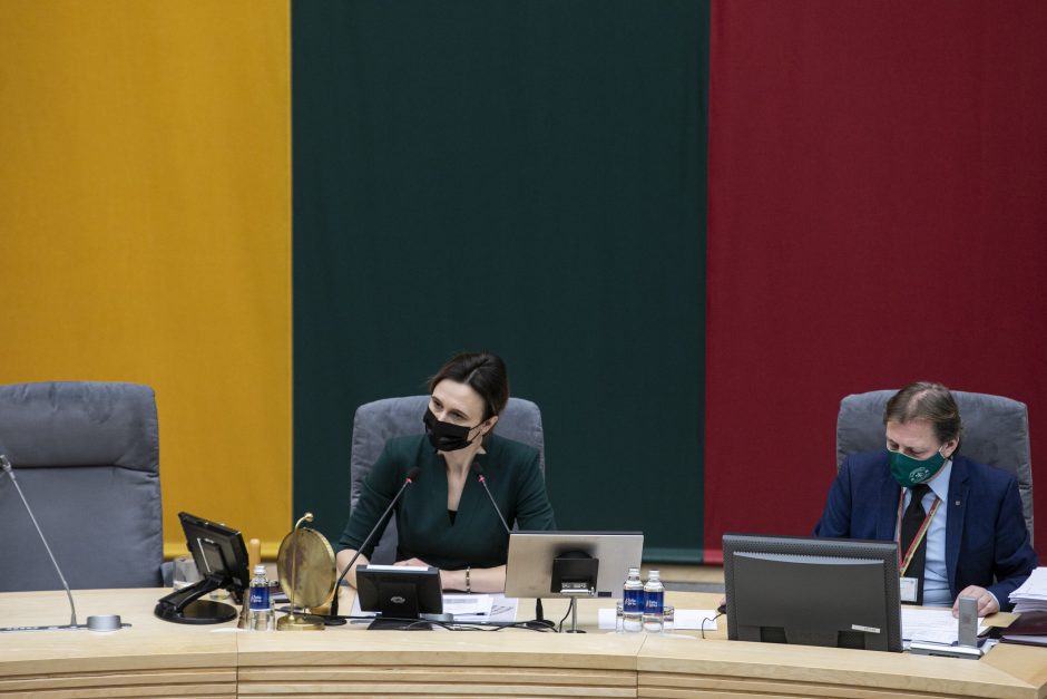 Seimas po audringų diskusijų patvirtino kitų metų valstybės biudžetą