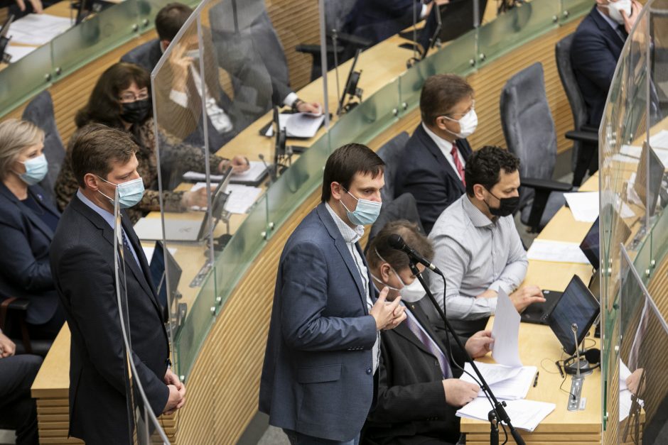 Seimas po audringų diskusijų patvirtino kitų metų valstybės biudžetą