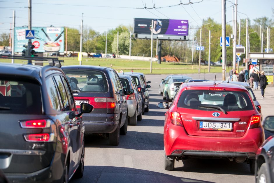 Prieš Kauno pilies žiedinės sankryžos rekonstrukciją vairuotojus jau pasitiko spūstys