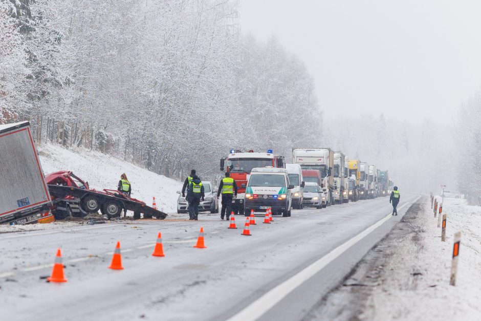 Tragiška masinė avarija Kauno rajone: kokia snaudulio prie vairo kaina?