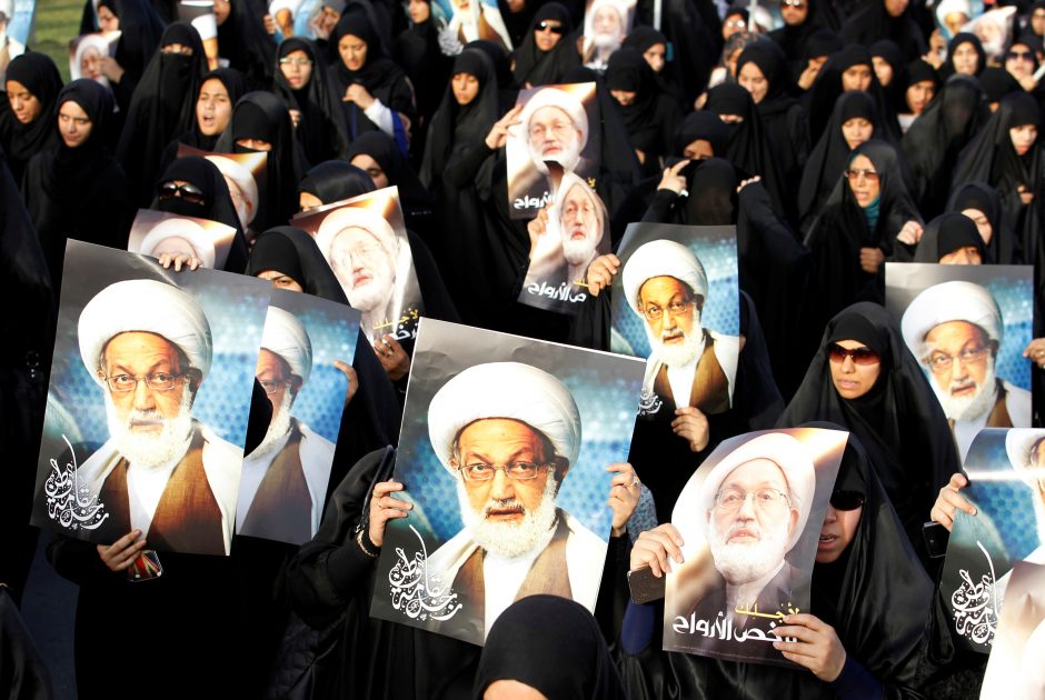 Bahreinas atėmė pilietybę iš garsaus šiitų dvasininko