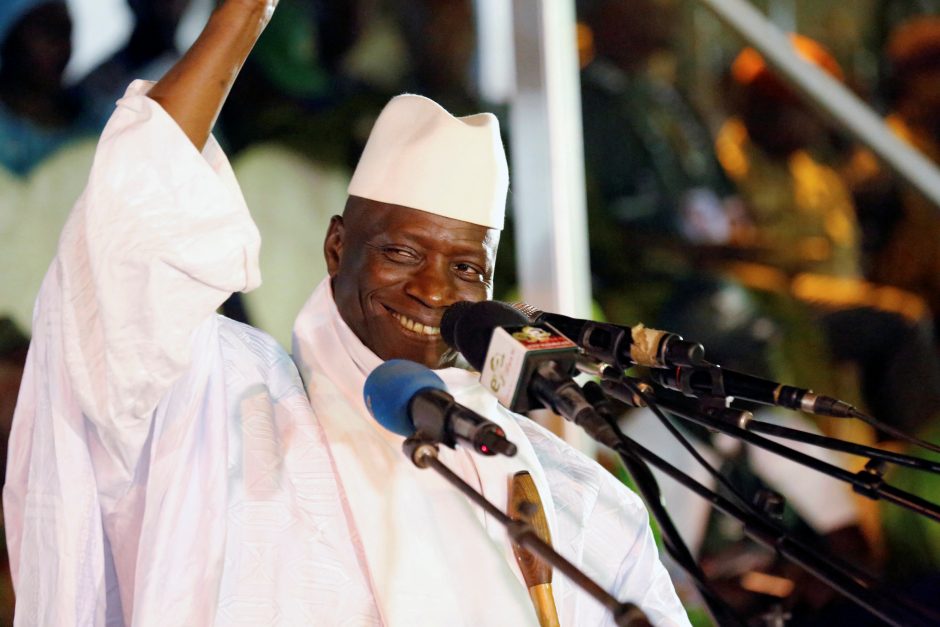Gambijos prezidentas pareiškė pasitrauksiąs iš pareigų