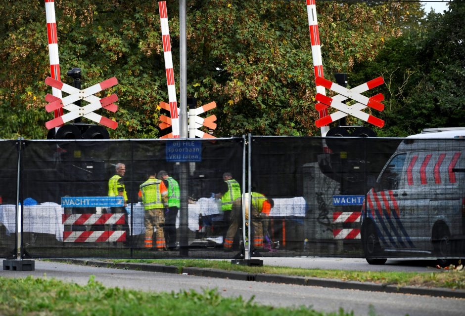 Nyderlanduose susidūrus traukiniui ir dviračiui žuvo keturi vaikai