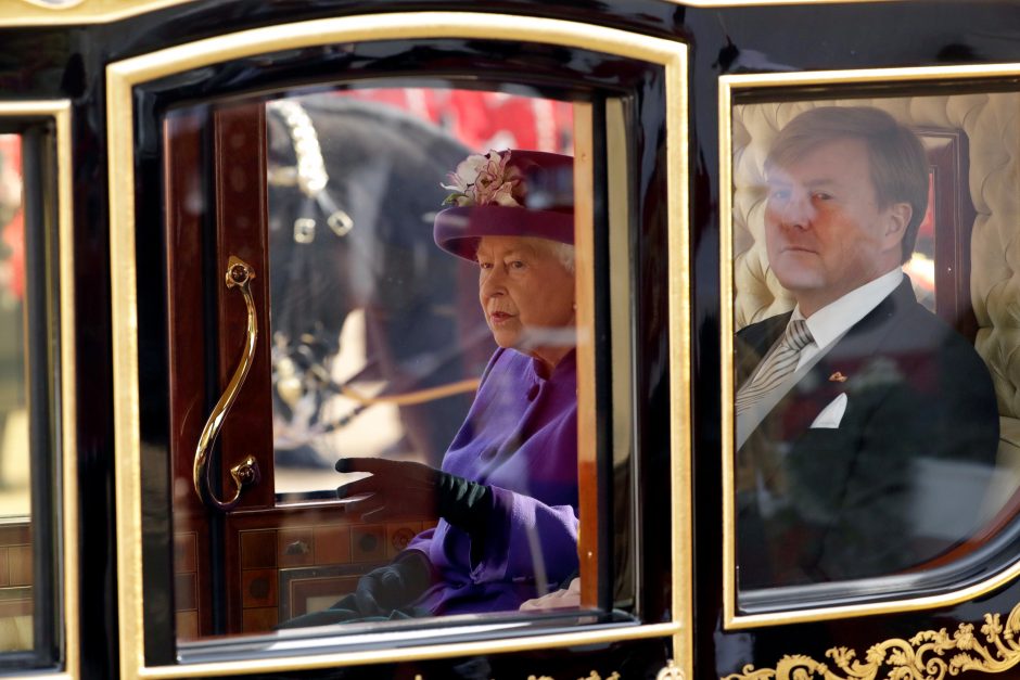 Elizabeth II priima Nyderlandų karalių ir karalienę