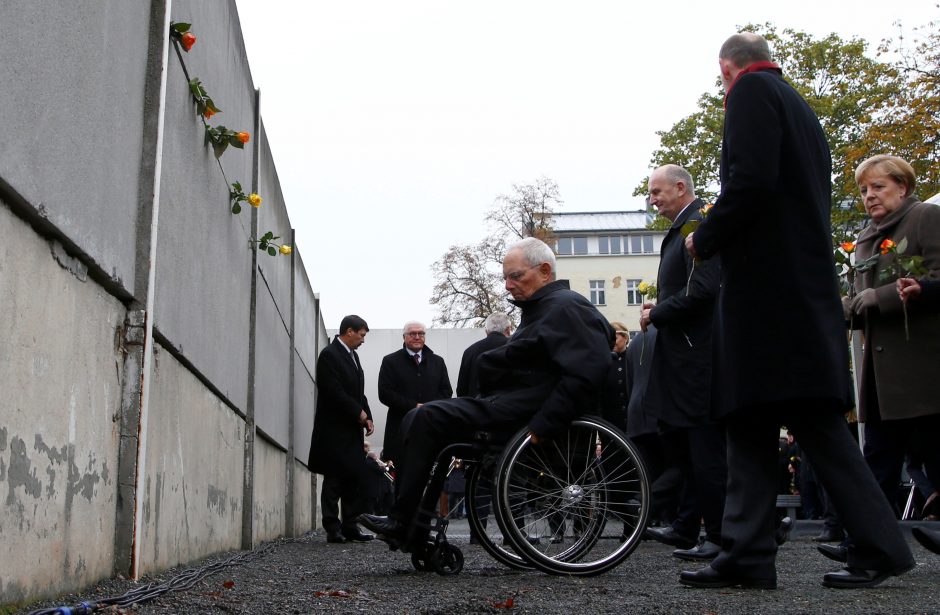 Berlyno sienos griūties 30-metis: A. Merkel paragino ginti demokratiją ir laisvę