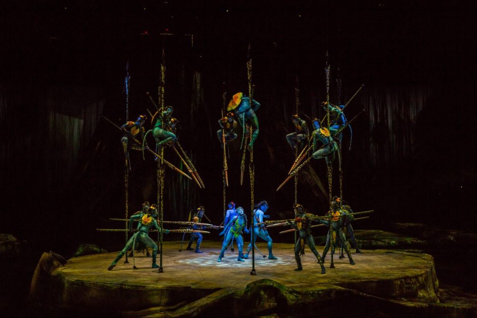 „Cirque du Soleil“ šou artistai paneigė žmogaus judėjimo dėsnius