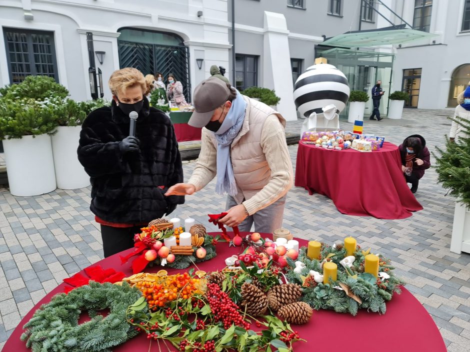 Vilniuje atidaryta virtuali labdaros Kalėdų mugė