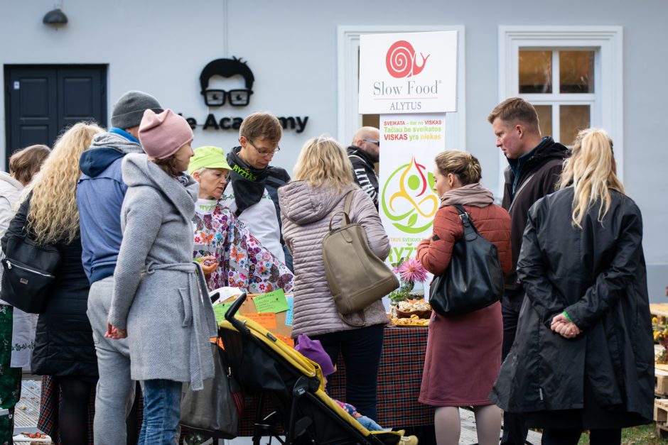 Sveiko maisto šventė: iškyla neapsiriboja tik šašlykais ir traškučiais