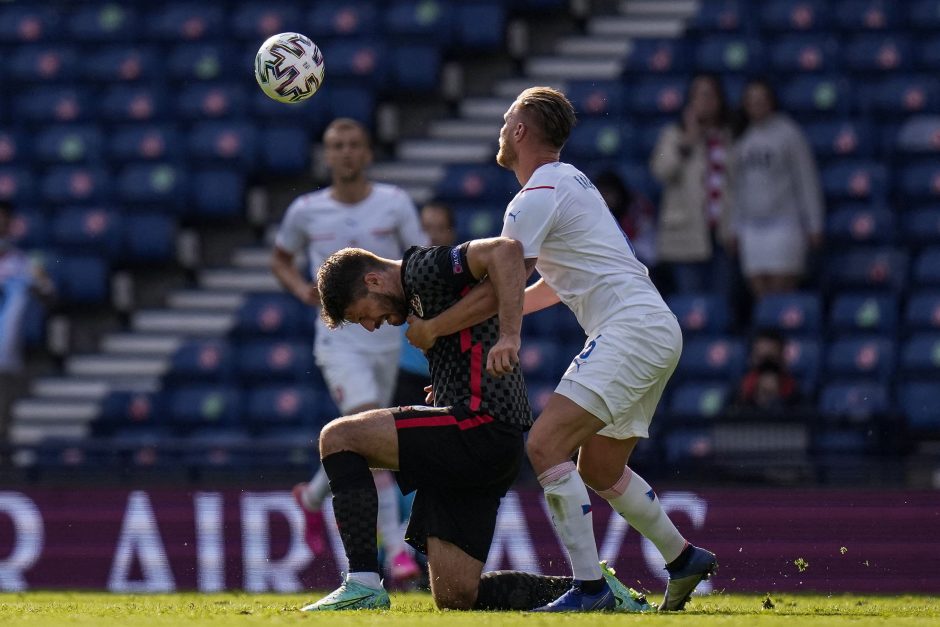 Europos futbolo čempionatas: kroatai lygiosiomis sužaidė su čekais