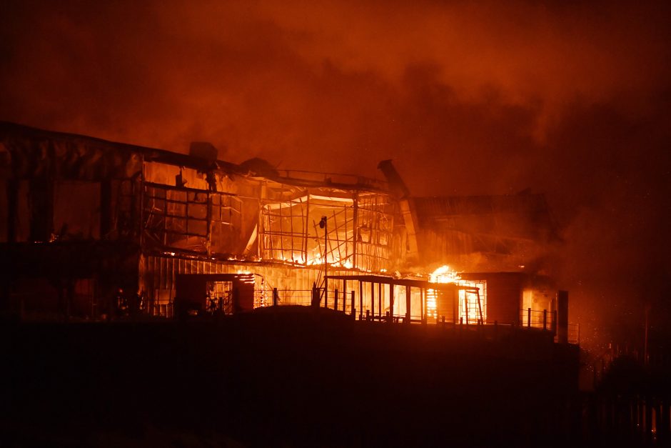 Bukarešto naktiniame klube kilus gaisrui hospitalizuotas 41 žmogus