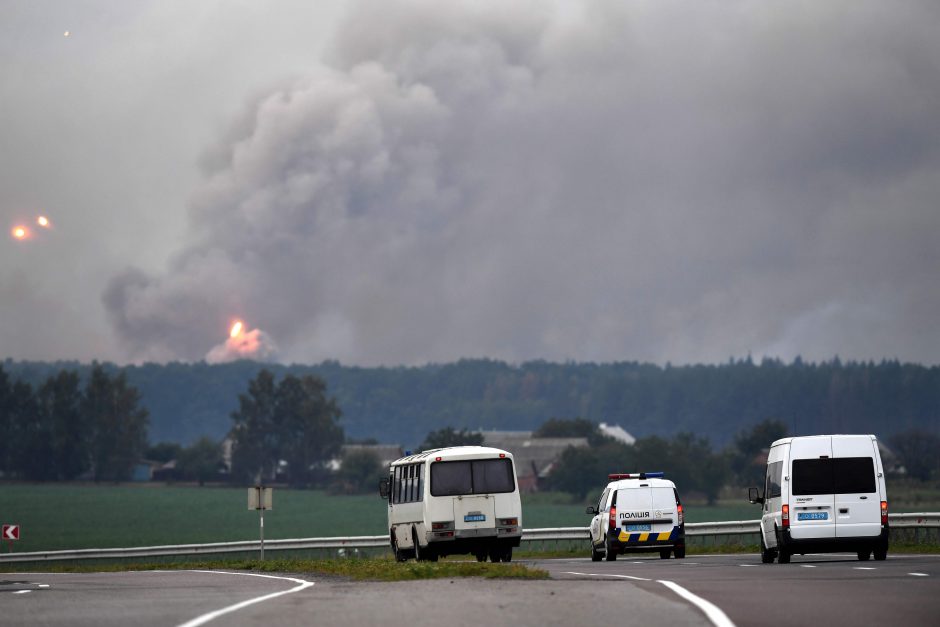 Ukrainos ginklų saugykloje – sprogimai: evakuota 30 tūkst. žmonių