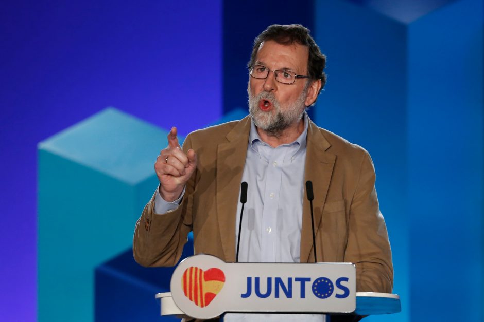 Ispanijos premjeras ragina katalonus balsavimu nušalinti separatistus