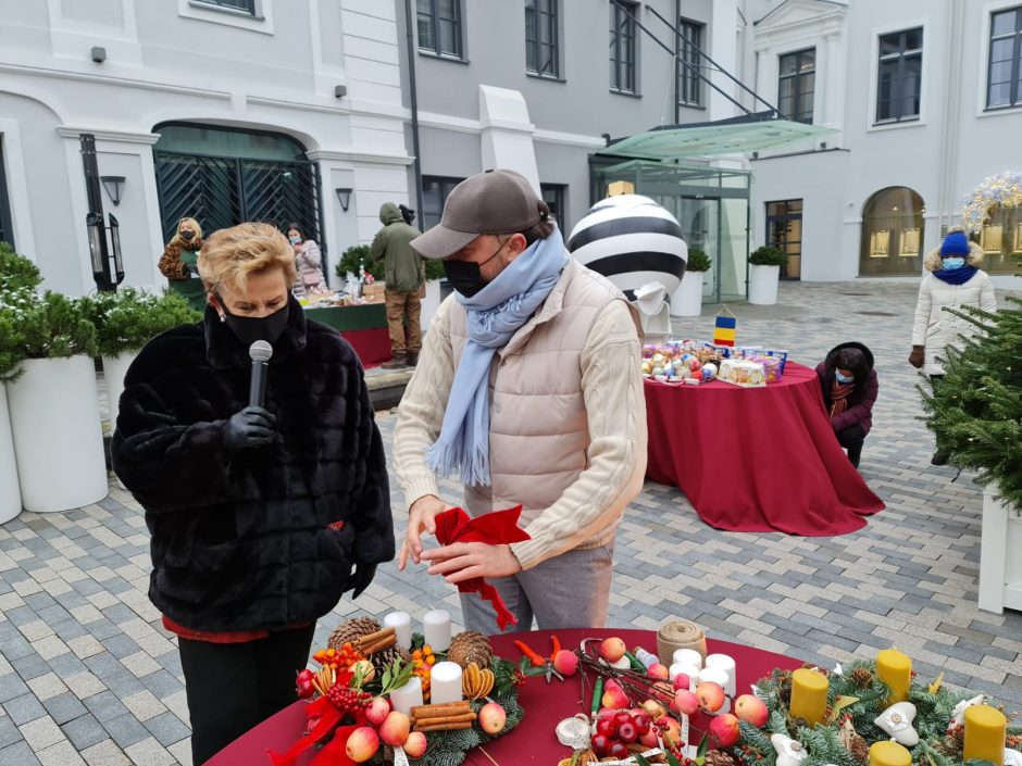 Vilniuje atidaryta virtuali labdaros Kalėdų mugė