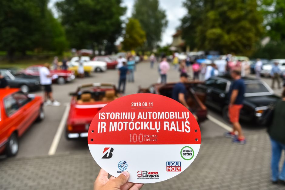 Istorinių automobilių ralyje – istorijos pamokos