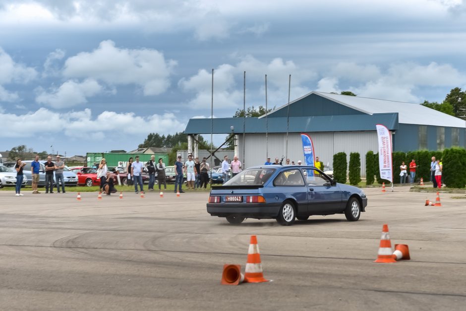 Istorinių automobilių ralyje – istorijos pamokos