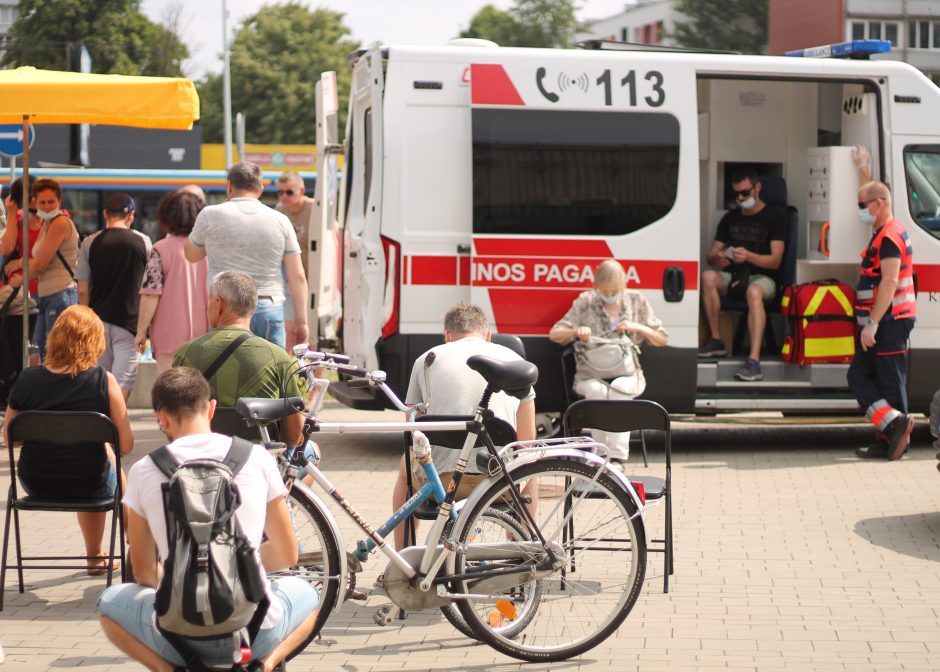 Skiepų autobusiukui uostamiestyje darbo netrūko