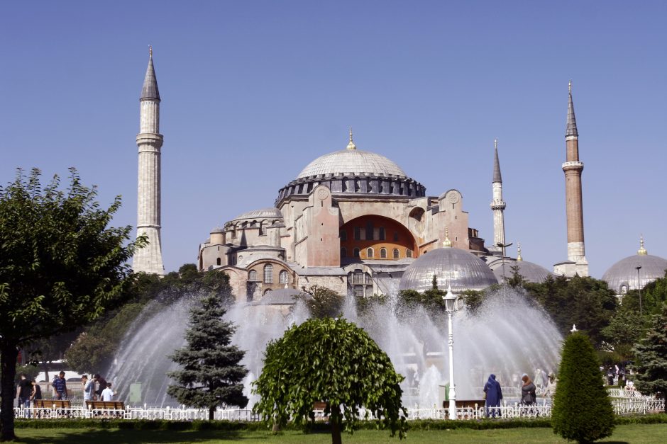 Musulmonai reikalauja leisti melstis Turkijos muziejuje „Hagia Sophia“ 