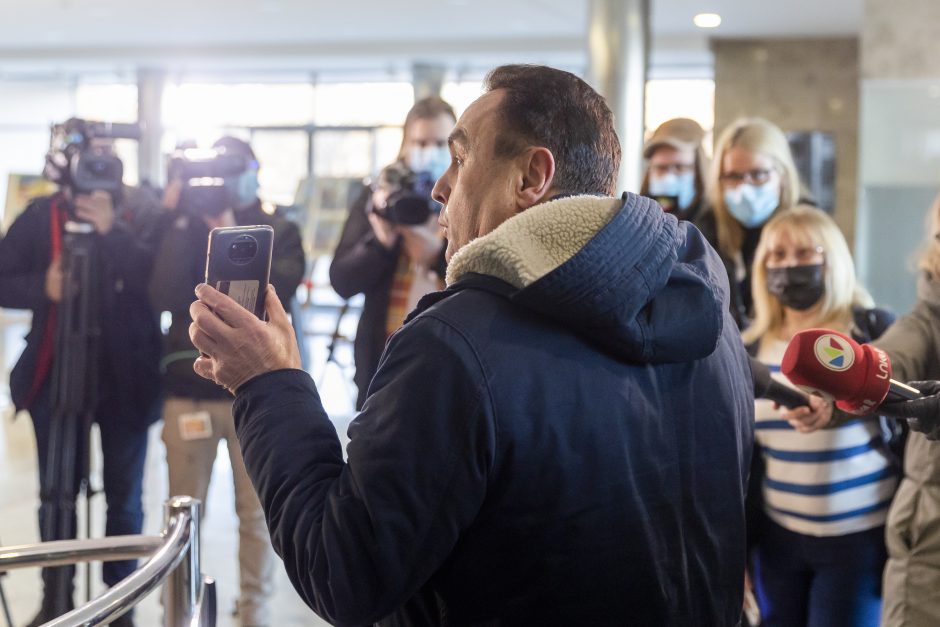 Parlamentarai į Seimą pateko ir su galimybių pasu, ir su neigiamu testu