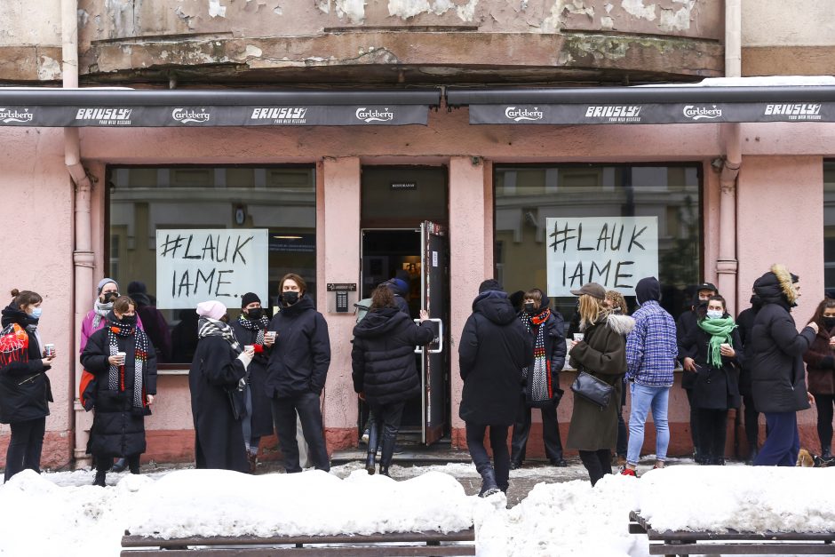 Kelis mėnesius uždaryti barai ir restoranai prašo kompensacijų dėl sustabdytos veiklos