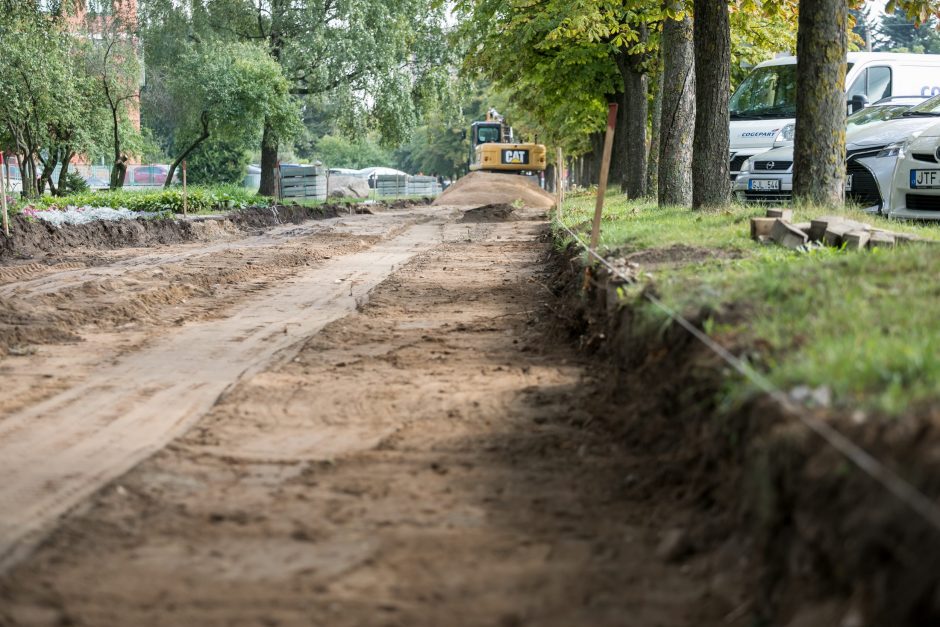 Karoliniškėse tiesiamas naujas dviračių ir pėsčiųjų takas