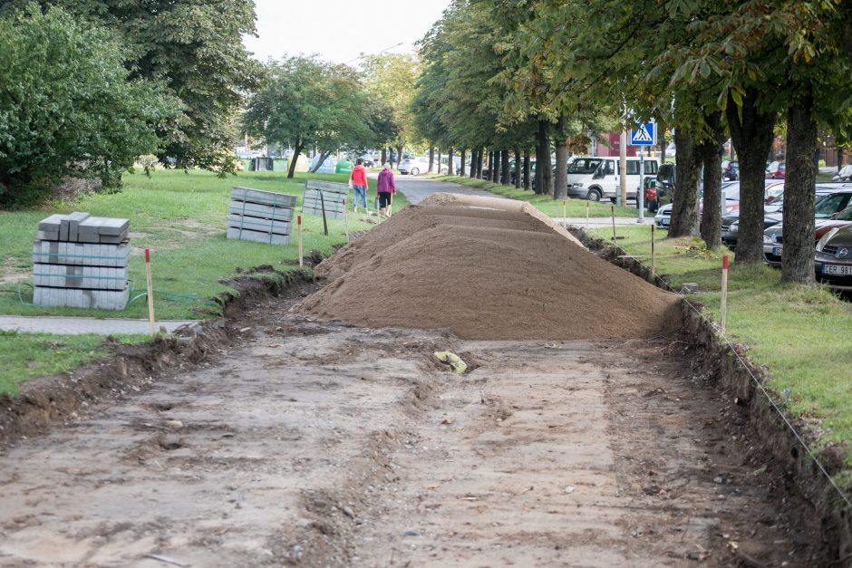 Karoliniškėse tiesiamas naujas dviračių ir pėsčiųjų takas