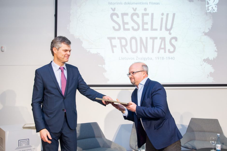 Istorinio dokumentinio filmo „Šešėlių frontas“ premjera