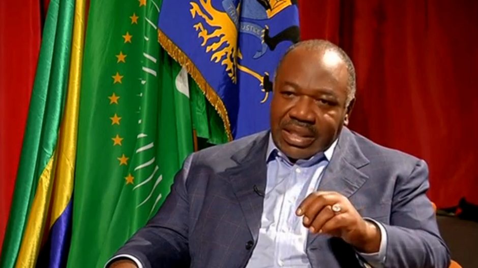 Po ginčijamos pergalės rinkimuose A. Bongo prisaikdintas Gabono prezidentu
