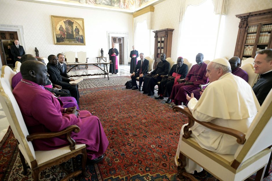 Popiežius Pranciškus aptarė taiką susitikęs su Pietų Sudano atstovais