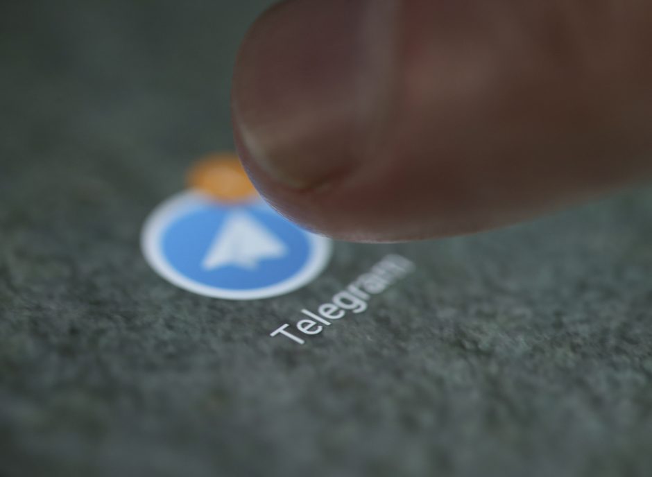 Rusija pradeda blokuoti prieigą prie programėlės „Telegram“ 