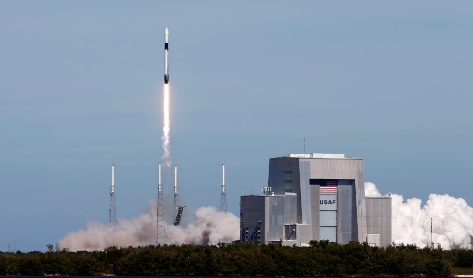 „SpaceX“ paleido į TKS krovinių kapsulę „Dragon“