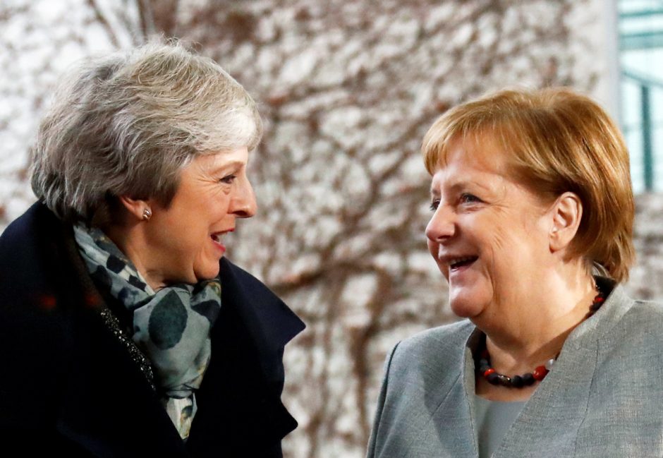 A. Merkel: galimybių pakeisti „Brexit“ susitarimą nėra