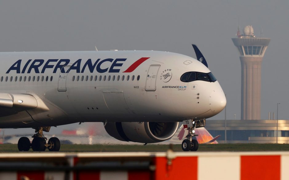 Prancūzija tiria grasinimą dėl sprogmens iš Čado į Paryžių skridusiame lėktuve 