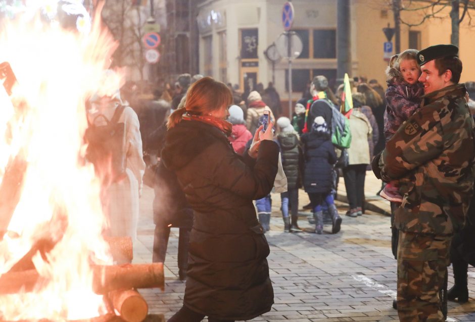 Gedimino prospekte uždegta 70 simbolinių laužų