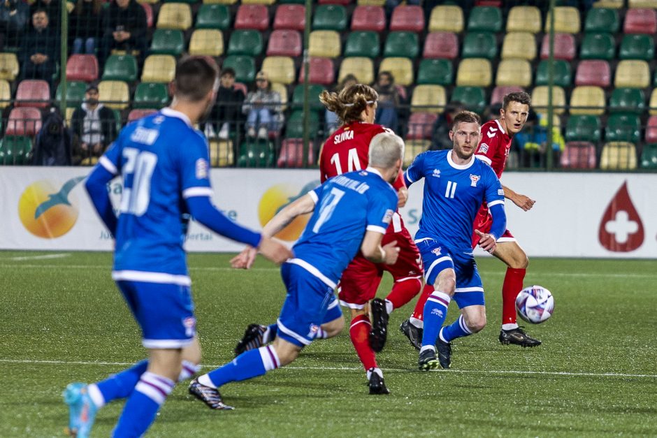 Lietuvos futbolo rinktinė su Farerų Salų komanda sužaidė lygiosiomis