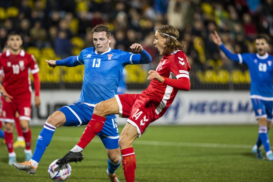 Lietuvos futbolo rinktinė su Farerų Salų komanda sužaidė lygiosiomis