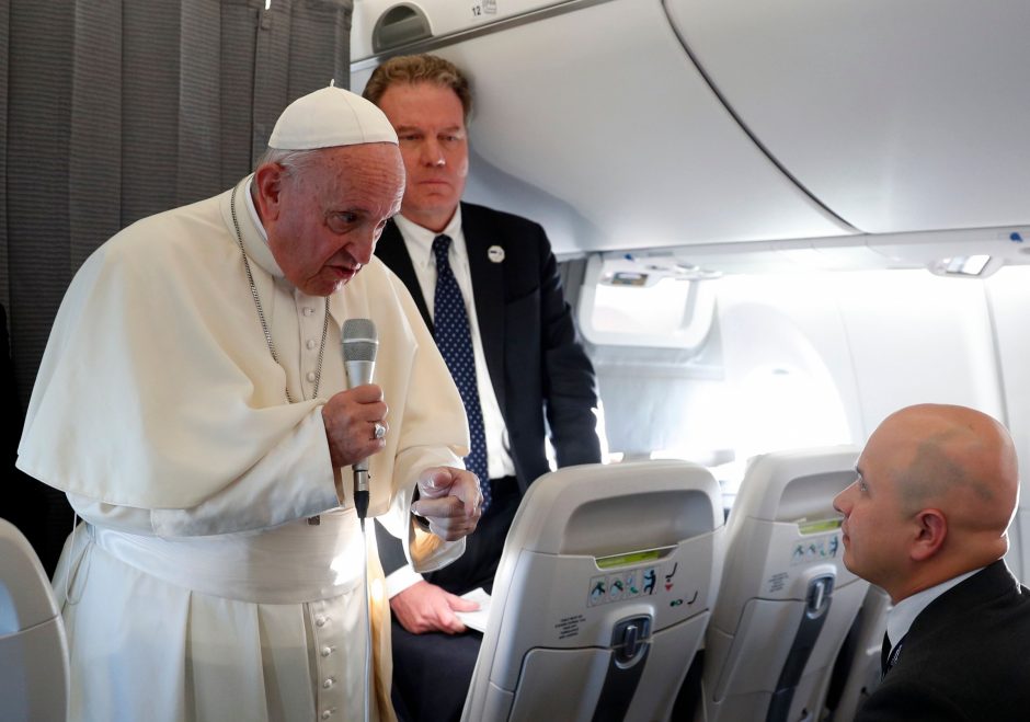 Popiežius sako suprantantis pavojų Baltijos šalims, žada paramą