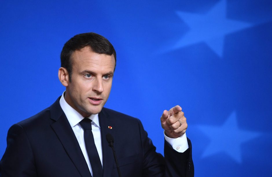 Prancūzijos prezidentas pranešė, kad ES susitarė stiprinti sienų apsaugą