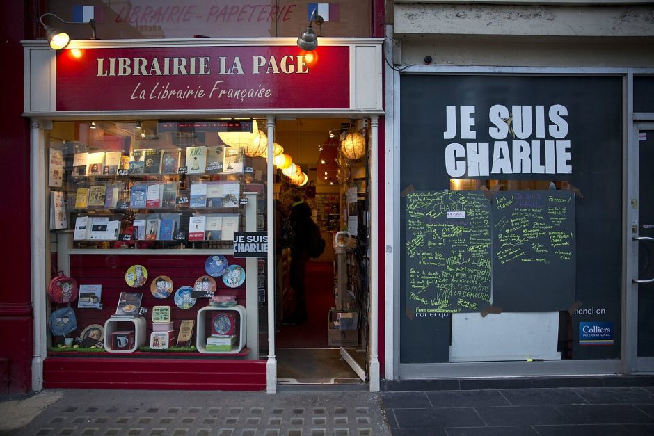 Prancūzijos teismas nuteisė 14 asmenų, prisidėjusių prie 2015 m. „Charlie Hebdo“ teroro išpuolio