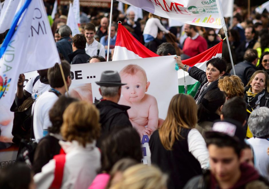 Ispanijoje eitynes surengė dešimtys tūkstančių abortų priešininkų