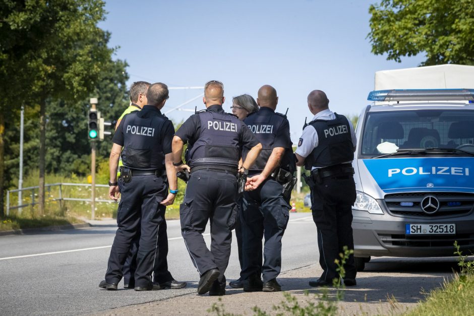 Vokietijoje užpuolikas peiliu sužalojo tris žmones, įtariamas terorizmas (atnaujinta)