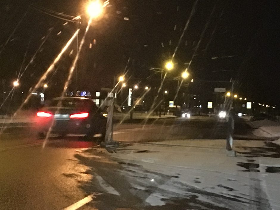 Vairuotojas perspėja: judrioje Baltijos gatvėje tyko pavojus