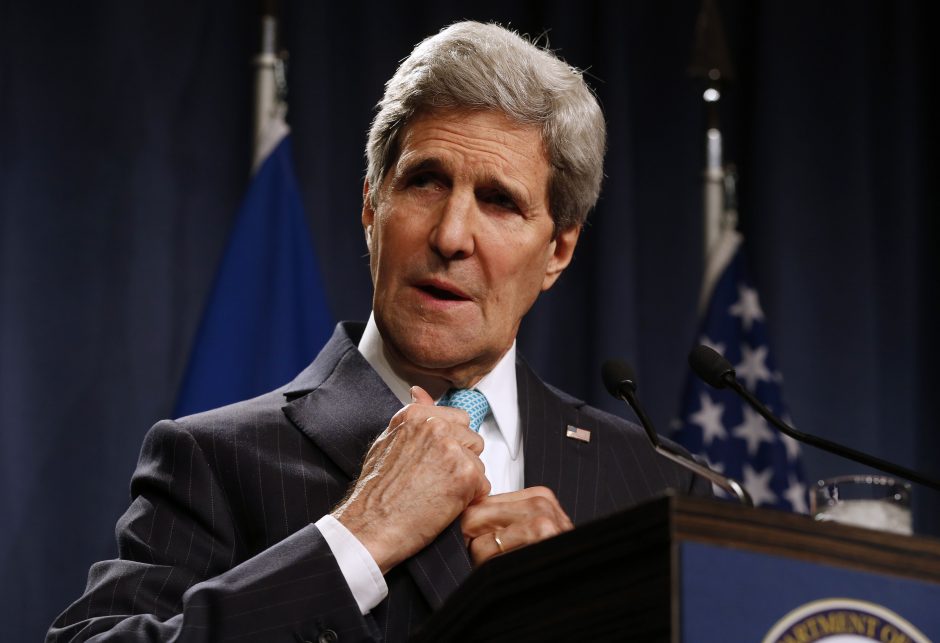 J. Kerry perspėja Rusiją dėl galimų naujų sankcijų
