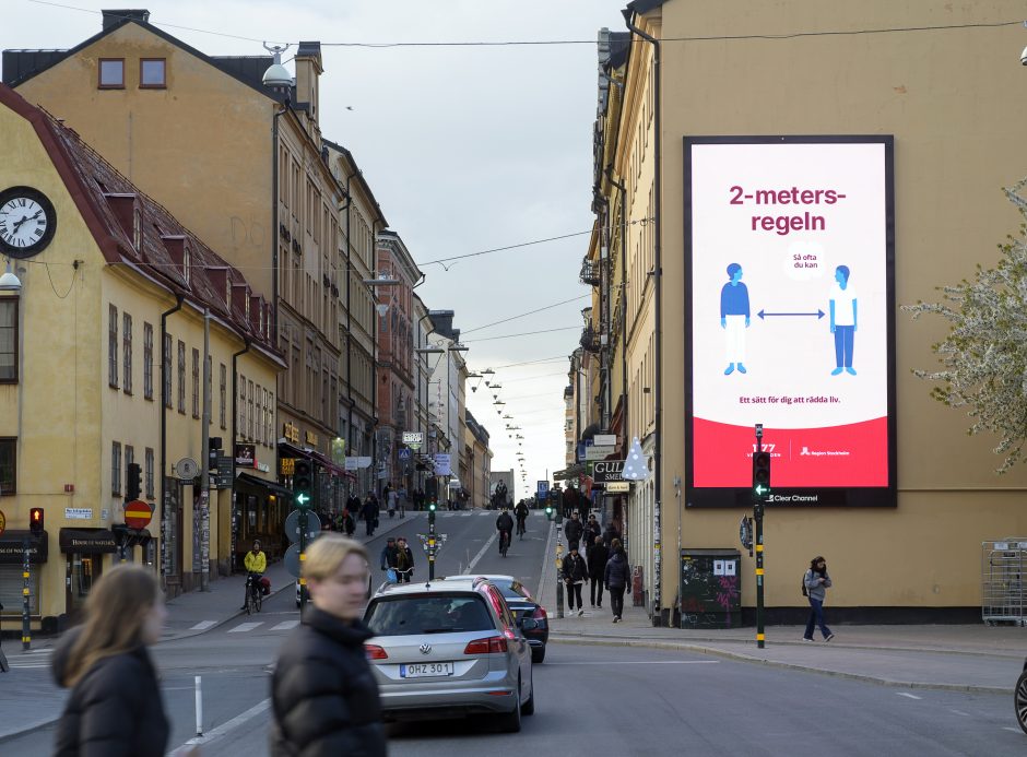 Švedijoje nuo COVID-19 mirusių žmonių skaičius viršijo 15 000