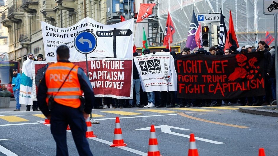 Davosas uždraudė protestus Pasaulio ekonomikos forumo metu